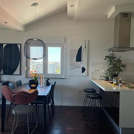 Sea View With Garage Split