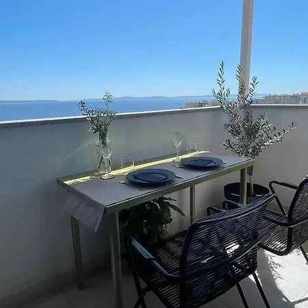 Apartment Sea View With Garage